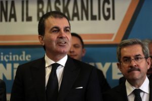 Bakan &Ccedil;elik: "Baştan aşağı siyasi bir yaklaşım"
