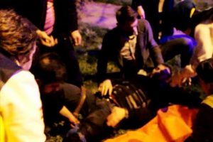 10 kişilik grup k&ouml;y kahvesindekilere ateş a&ccedil;tı: 1 &ouml;l&uuml;, 2 ağır yaralı