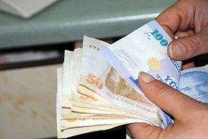 6 sıfırlı banknotlar c&uuml;zdanda unutuldu