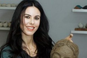Defne Samyeli k&uuml;&ccedil;&uuml;k kızıyla ilk kez fotoğraf paylaştı...
