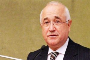 Cemil &Ccedil;i&ccedil;ek'ten 'yeni parti' a&ccedil;ıklaması