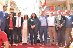 "Yaralı askerleri hastaneye HDP'liler g&ouml;t&uuml;rd&uuml;"