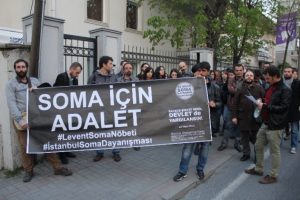 Soma duruşmasının ertelenmesini protesto ettiler
