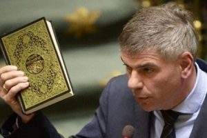 M&uuml;sl&uuml;manları g&ouml;nderecek parayı bulamadı