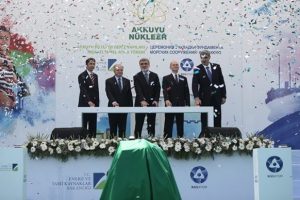 Akkuyu'da temel protestolar eşliğinde atıldı