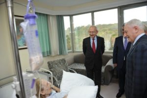 CHP lideri Kılı&ccedil;daroğlu hasta ziyaretinde