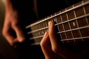 Nil&uuml;fer'de klasik gitar r&uuml;zgarı esecek!