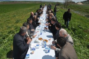 K&ouml;yl&uuml;ler merayı imeceyle kiralayıp ıslah etti