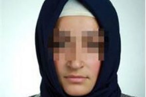 Kız &ouml;ğrenciden şok eden hareket!