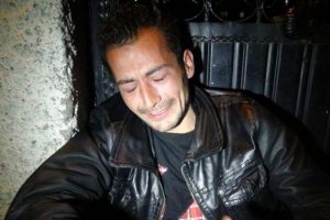 Uyuşturucu bağımlısı gencin feryadı y&uuml;rekleri dağladı