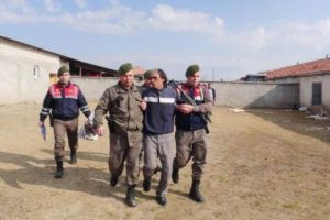 2 kuzeni 'Adam gibi gezmiyorlar' diye &ouml;ld&uuml;rm&uuml;ş