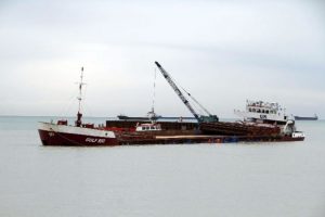 Karaya oturan gemiye 99 g&uuml;n sonra m&uuml;dahale