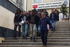 10 kilogram kadın sa&ccedil;ıyla yakalandılar