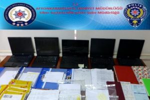 &Ccedil;ağrı merkezi dolandırıcılarına su&ccedil;&uuml;st&uuml;