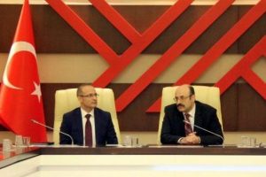 Hukuk fak&uuml;ltelerinin sorunları Y&Ouml;K'te