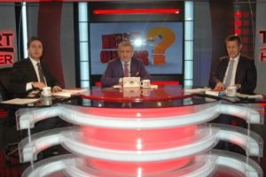 G&uuml;mr&uuml;k Bakanı'ndan AP'ye sert tepki