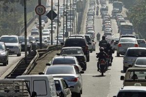 Emekliliğine iki g&uuml;n kala 205 trafik cezası kesen polis rekor kırdı
