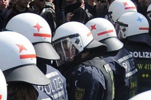 Almanya'da 5 T&uuml;rk vatandaşı tutuklandı