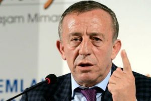 Ali Ağaoğlu hakkında "toplantıyı bastı, adam d&ouml;vd&uuml;" şikayeti