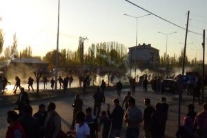 PKK'lının cenazesinde olaylar &ccedil;ıktı!