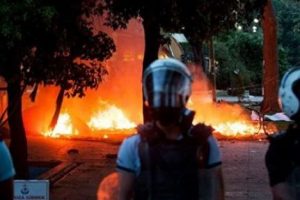 Gezi Parkı'ndaki &ccedil;adırlar kendiliğinden yanmış
