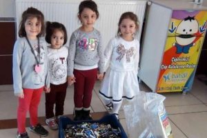 &Ouml;ğrencilerden atık pil toplama kampanyası