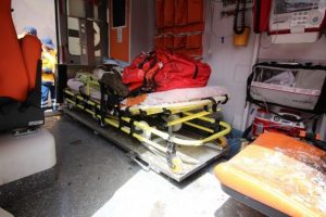 Hasta almaya giden ambulansa molotof!