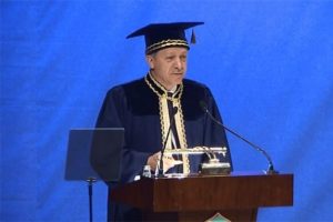 Bir kez daha haykırdı: D&uuml;nya 5'ten b&uuml;y&uuml;kt&uuml;r
