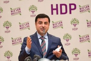 HDP gurbet&ccedil;i se&ccedil;menden oy isteyecek