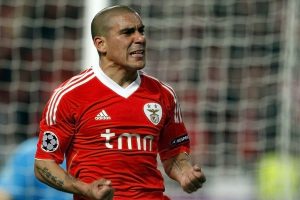 "Napoli, Maxi Pereira'yı takip ediyor"