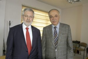 İlahiyat Fak&uuml;ltesi Dekanlığına Prof. Dr. Abdurrahman &Ccedil;etin atandı