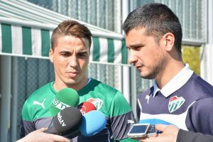 "Bursaspor'da oynamaktan mutluluk duyuyorum"