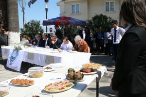 Bursa Mudanya'da zeytinyağlılar yarıştı