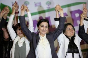 "AK Parti eski T&uuml;rkiye'nin temsilcisidir"