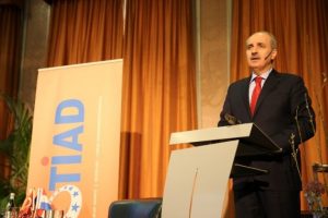 "Hollanda'yla ticaret hacmi 20 milyar dolar olacak"