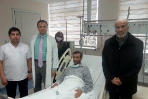Babasının b&ouml;breğiyle bir kez daha doğdu