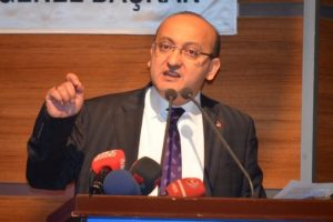 Akdoğan'dan Papa'ya: "Sen tarih kurumu musun?"