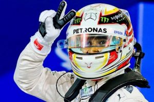 Hamilton &uuml;st &uuml;ste 4. kez pole pozisyonunda!