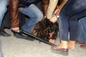 Ter&ouml;ristin mezarını ziyaret etmek isteyen gruba m&uuml;dahale: 53 g&ouml;zaltı