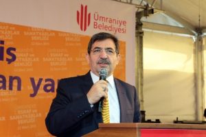 Bakan G&uuml;ll&uuml;ce'den CHP'ye eleştiri
