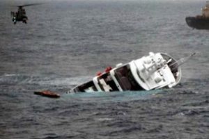 Akdeniz'de facia: 700 g&ouml;&ccedil;men taşıyan gemi battı