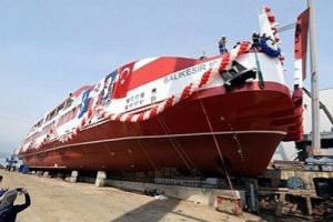 T&uuml;rkiye'nin en b&uuml;y&uuml;k feribotu denize indi