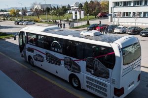 T&uuml;rkiye'nin ilk "g&uuml;neş otob&uuml;s&uuml;" yollarda!
