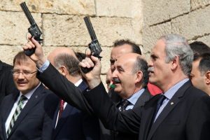 M&uuml;ezzinoğlu ilk se&ccedil;im ziyaretini DAĞ-DER'e yaptı