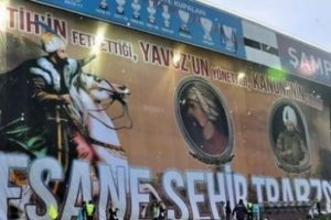 Trabzon'da tarihi pankartta b&uuml;y&uuml;k hata