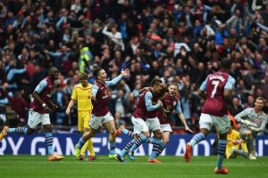 Aston Villa Liverpool'u kupanın dışına itti!