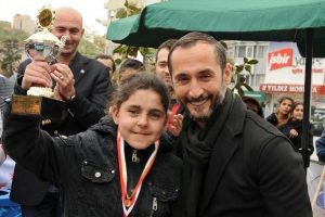 Usta bilardocu Saygıner'den engellilere destek