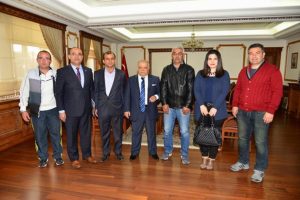İşitme engelliler voleybol takımı Vali Şent&uuml;rk'&uuml; ziyaret etti