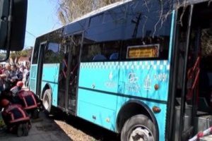Yol kenarındaki kadınları işte b&ouml;yle ezdi