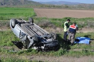 Cenazeye giderken trafik kazası kurbanı oldular